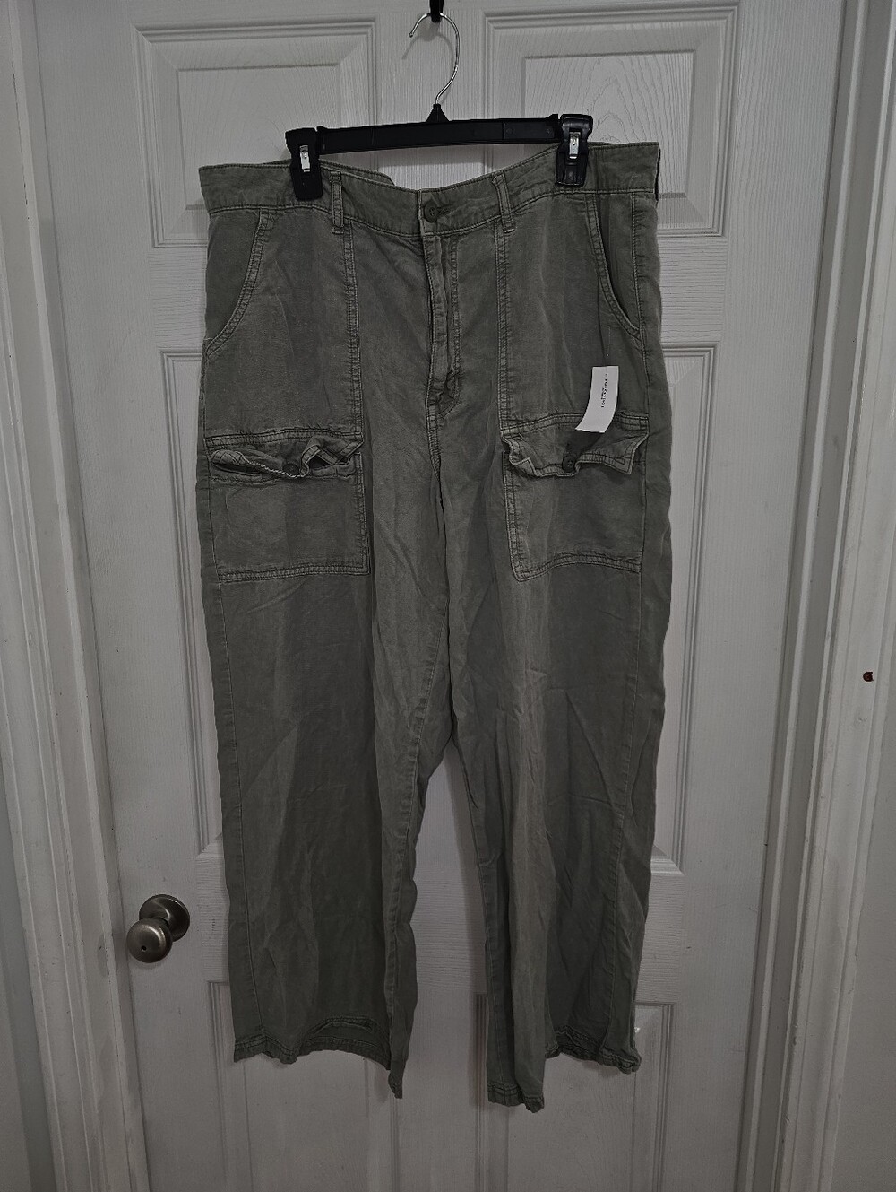 Women's Olive Green American  Eagle Size 14 Wide Leg Pants